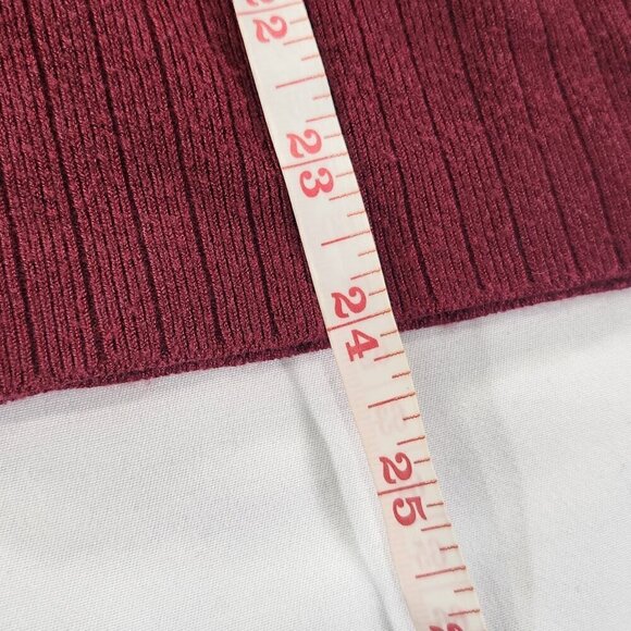 White House Black Market Long Sleeve Burgundy Blouse Shoulder Cut-Outs
Lot I - Picture 8 of 8